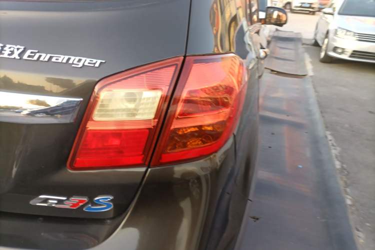 Used FAW Yingzhi G3 2016 G3S 1.5L CVT Luxury Navigation Edition Right Rear Taillight