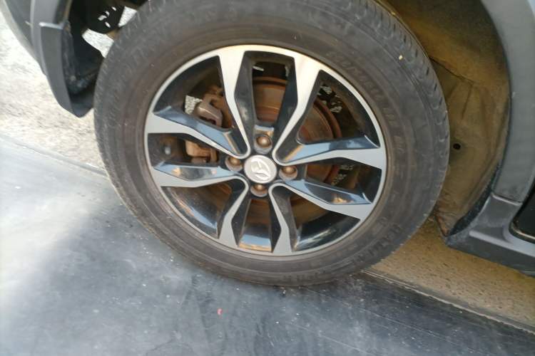 Used FAW Yingzhi G3 2016 G3S 1.5L CVT Luxury Navigation Edition Right Rear Wheel Hub