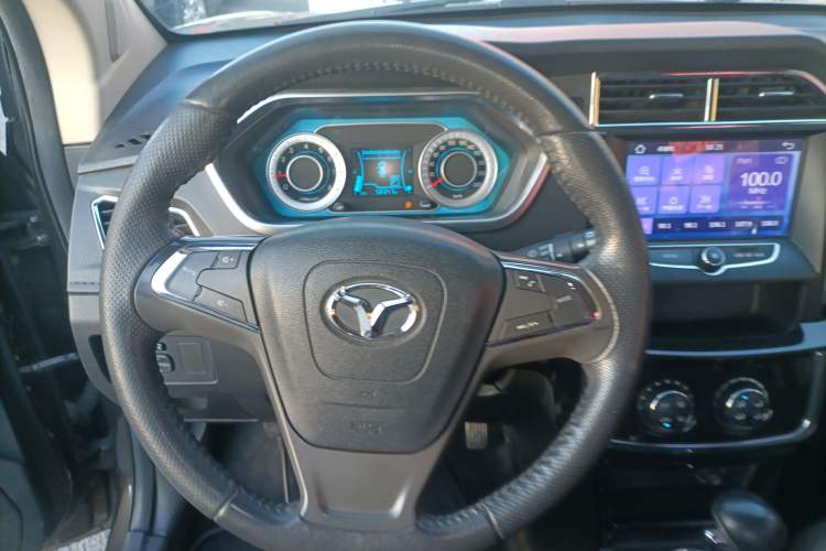 Used FAW Yingzhi G3 2016 G3S 1.5L CVT Luxury Navigation Edition Steering Wheel