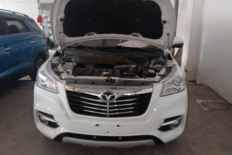 Used FAW Yingzhi G3 2016 G3S 1.5L CVT Luxury Navigation Edition Engine Bay