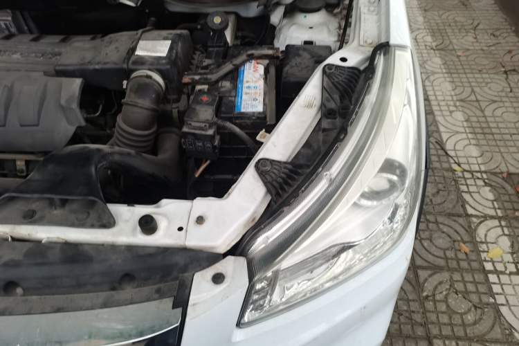 Used FAW Yingzhi G3 2016 G3S 1.5L Manual Elite Edition Engine Bay Left