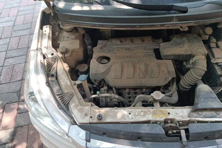 Used FAW Yingzhi G3 2016 G3S 1.5L CVT Elite Edition Engine Bay Right