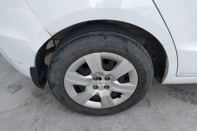 Used FAW Yingzhi G3 2016 1.5L Manual Standard Edition Exterior 8