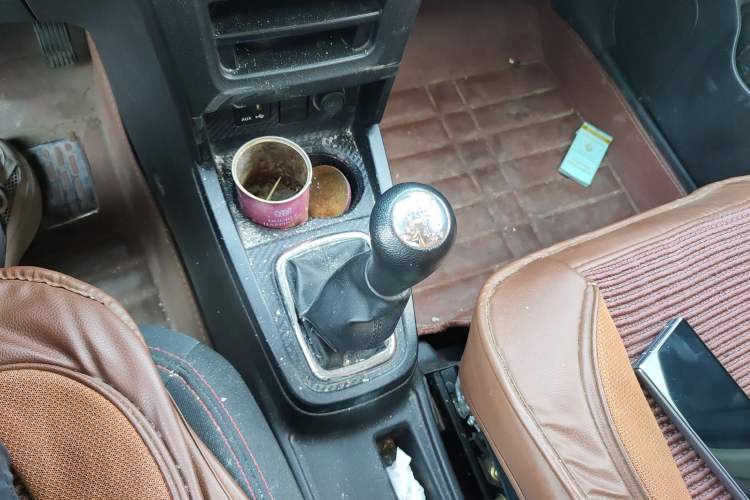 Used FAW Yingzhi G3 2016 1.5L Manual Standard Edition Gear Lever