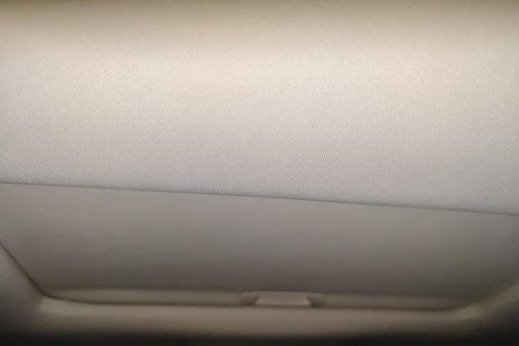 Used FAW Yingzhi G3 2016 G3S 1.5L Manual Luxury Navigation Edition Headliner