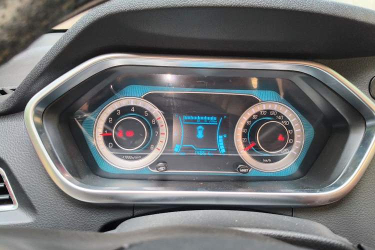 Used FAW Yingzhi G3 2016 G3S 1.5L Manual Luxury Navigation Edition Instrument Cluster