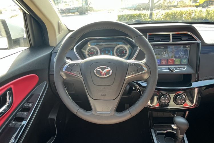 Used FAW Yingzhi G3 2016 G3S 1.5L CVT Luxury Navigation Edition Interior 2
