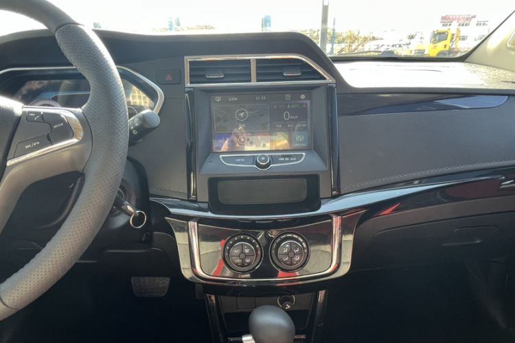 Used FAW Yingzhi G3 2016 G3S 1.5L CVT Luxury Navigation Edition Interior 3