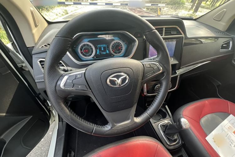 Used FAW Yingzhi G3 2016 G3S 1.5L Manual Luxury Navigation Edition Interior 3
