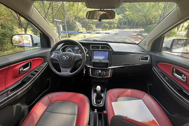Used FAW Yingzhi G3 2016 G3S 1.5L Manual Luxury Navigation Edition Interior 9