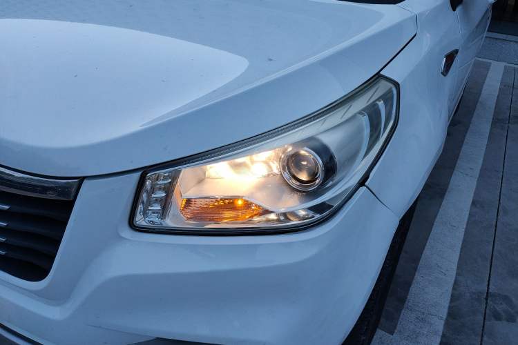 Used FAW Yingzhi G3 2016 1.5L Manual Standard Edition Left Front Headlight