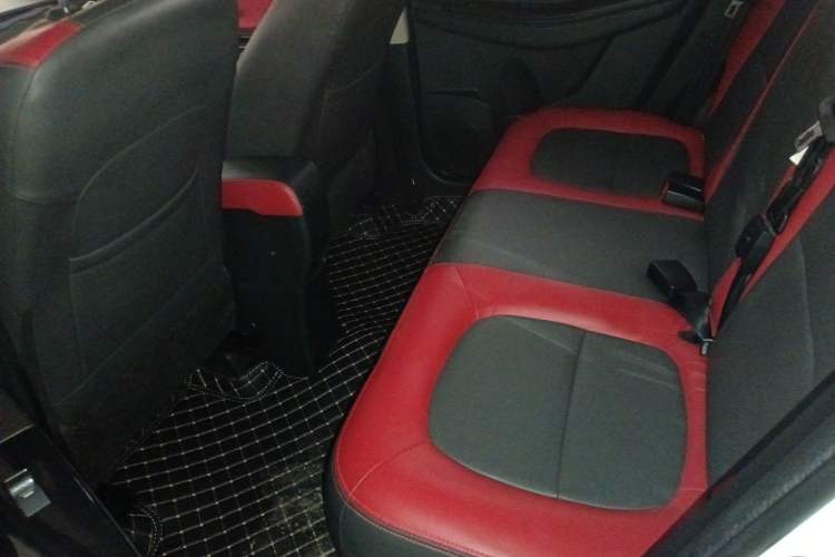 Used FAW Yingzhi G3 2016 G3S 1.5L CVT Luxury Navigation Edition Left Rear Seat