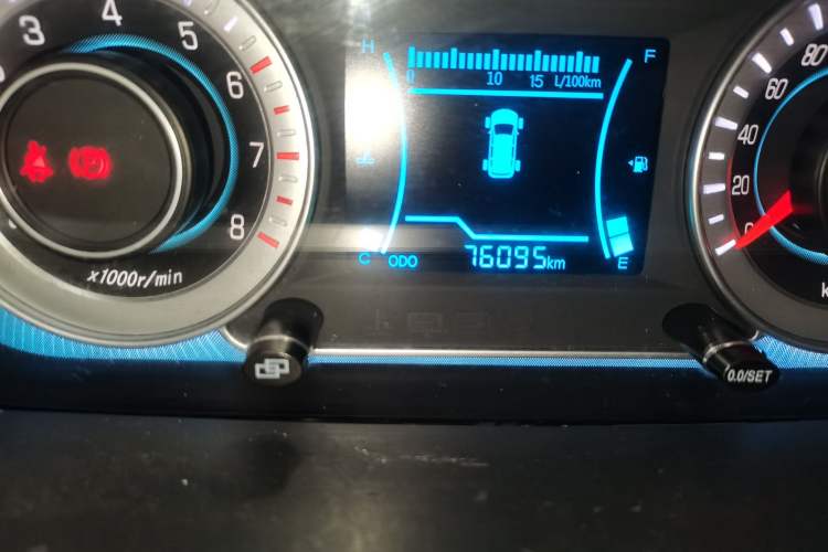 Used FAW Yingzhi G3 2016 G3S 1.5L Manual Elite Edition Odometer Close Up