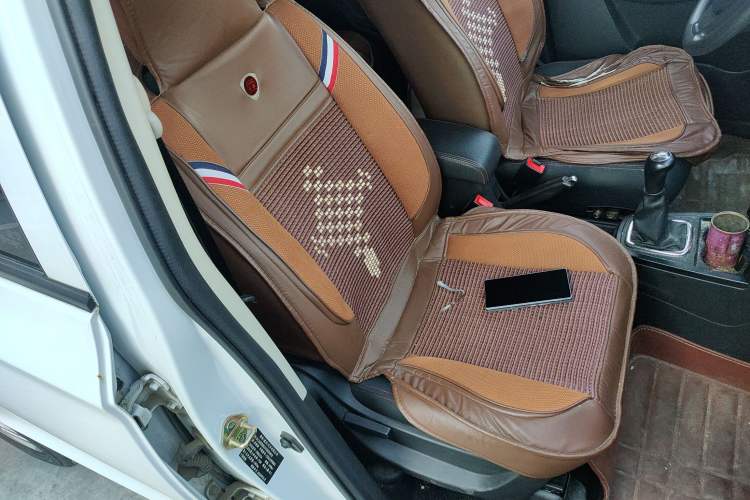 Used FAW Yingzhi G3 2016 1.5L Manual Standard Edition Right Front Seat