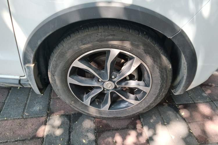 Used FAW Yingzhi G3 2016 G3S 1.5L CVT Elite Edition Right Front Wheel Hub