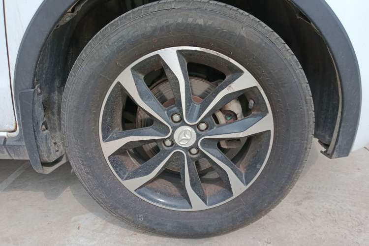 Used FAW Yingzhi G3 2016 G3S 1.5L Manual Elite Edition Right Front Wheel Hub