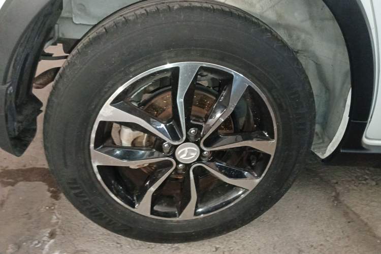 Used FAW Yingzhi G3 2016 G3S 1.5L CVT Luxury Navigation Edition Right Rear Wheel Hub