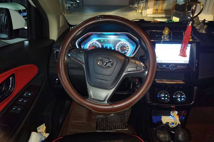 Used FAW Yingzhi G3 2016 G3S 1.5L Manual Luxury Navigation Edition Steering Wheel