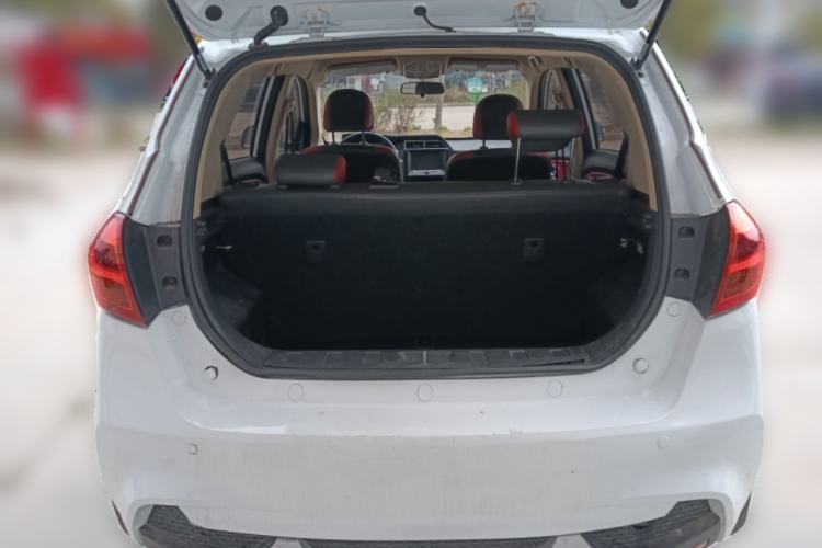 Used FAW Yingzhi G3 2016 G3S 1.5L Manual Elite Edition Trunk