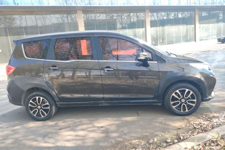 Used FAW Yingzhi G5 2016 1.5L CVT Elite Edition Exterior 2