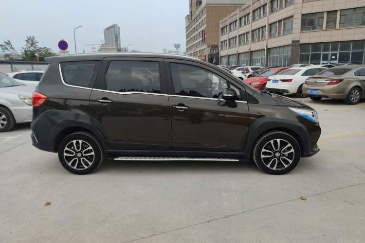 Used FAW Yingzhi G5 2016 1.5L CVT Elite Edition Exterior 3