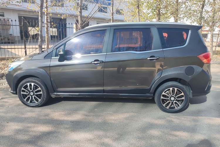 Used FAW Yingzhi G5 2016 1.5L CVT Elite Edition Exterior 5