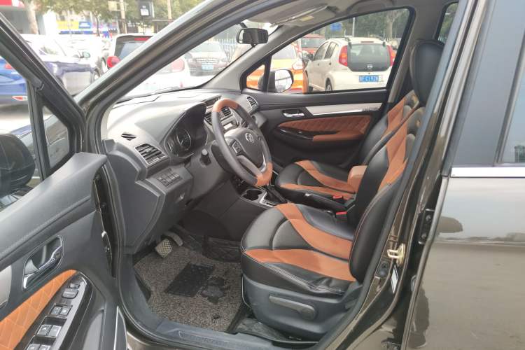 Used FAW Yingzhi G5 2016 1.5L CVT Elite Edition Interior 1