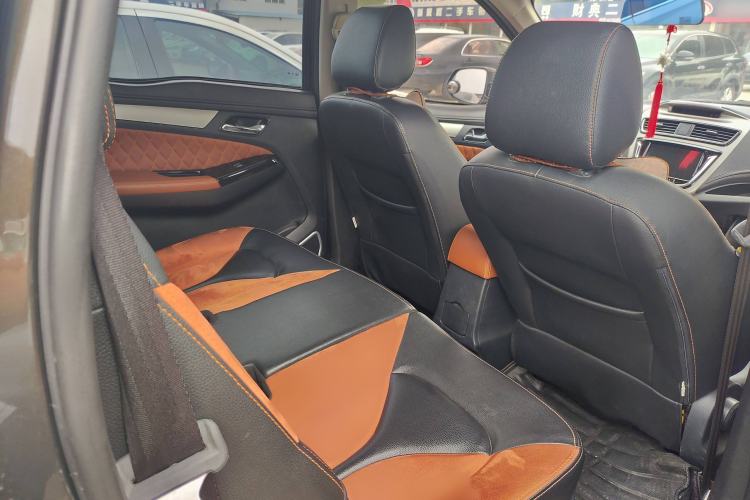 Used FAW Yingzhi G5 2016 1.5L CVT Luxury Navigation Edition Interior 10