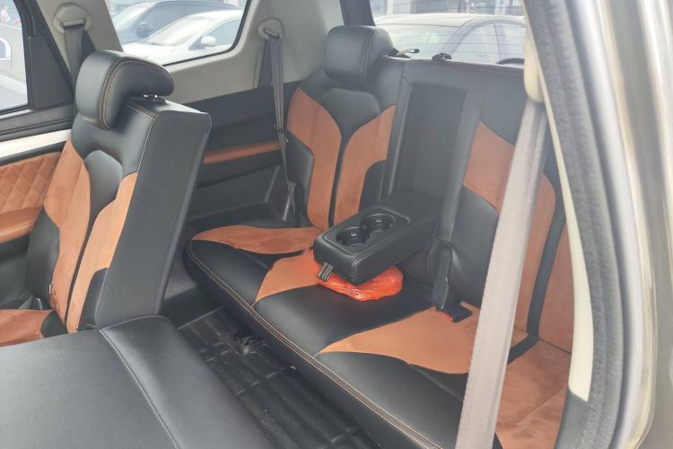 Used FAW Yingzhi G5 2016 1.5L CVT Luxury Navigation Edition Interior 11
