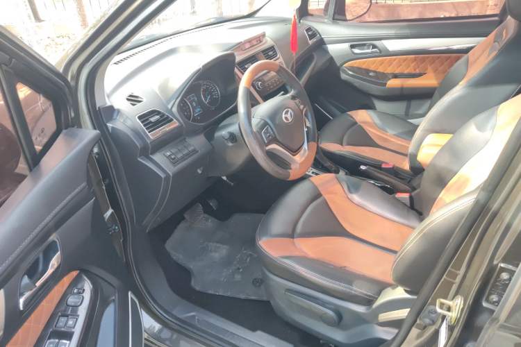 Used FAW Yingzhi G5 2016 1.5L CVT Elite Edition Interior 2