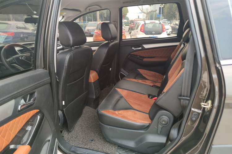 Used FAW Yingzhi G5 2016 1.5L CVT Elite Edition Interior 2