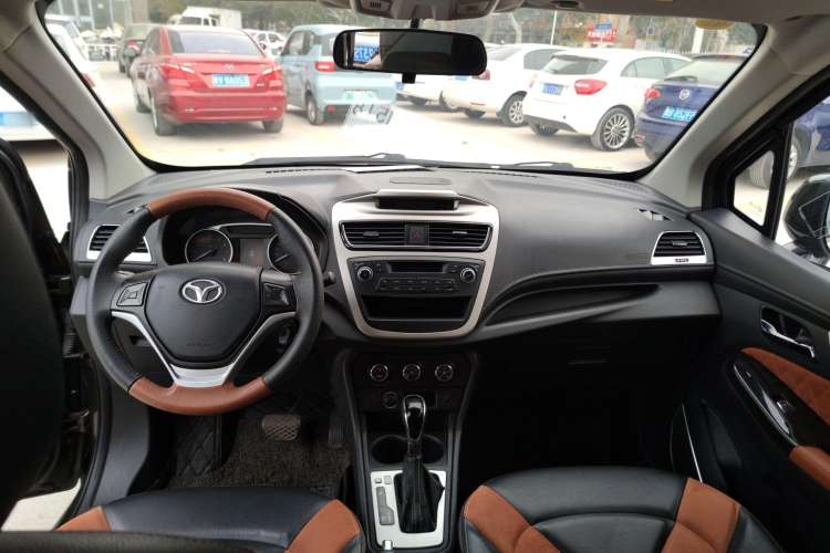 Used FAW Yingzhi G5 2016 1.5L CVT Elite Edition Interior 3