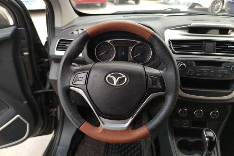 Used FAW Yingzhi G5 2016 1.5L CVT Elite Edition Interior 6
