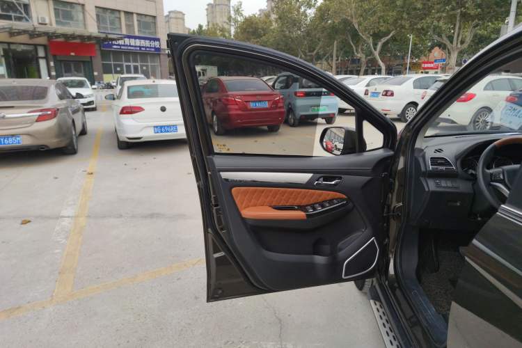 Used FAW Yingzhi G5 2016 1.5L CVT Elite Edition Interior 7