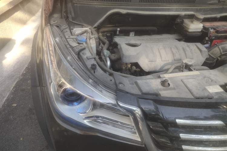 Used FAW Yingzhi G5 2016 1.5L CVT Luxury Navigation Edition Engine Bay Right