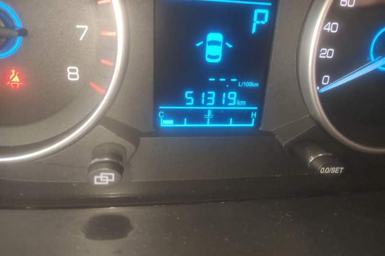 Used FAW Yingzhi G5 2016 1.5L CVT Luxury Navigation Edition Odometer Close Up