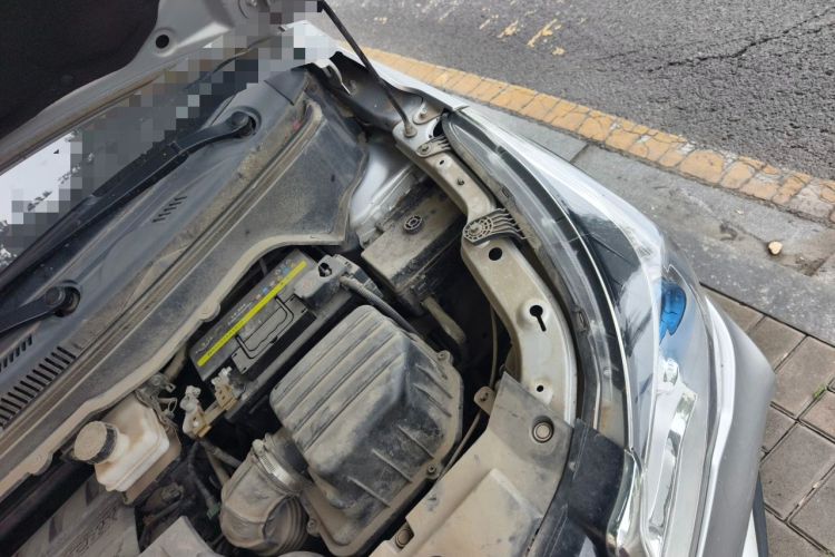 Used FAW Yingzhi G5 2016 1.5L Manual Elite Edition Engine Bay Left