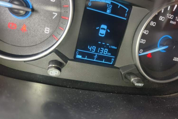 Used FAW Yingzhi G5 2016 1.5L Manual Elite Edition Odometer Close Up