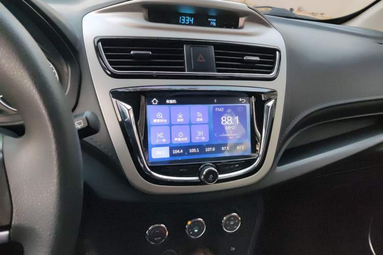 Used FAW Yingzhi G5 2016 1.5L Manual Luxury Navigation Edition Audio And AC Panel