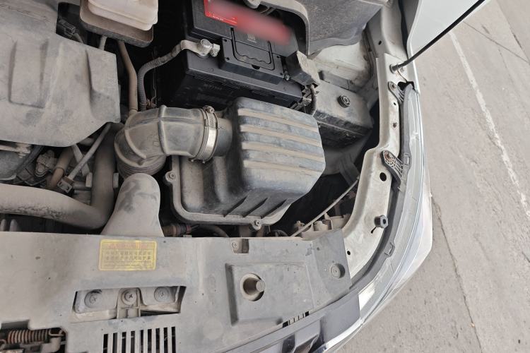Used FAW Yingzhi G5 2016 1.5L Manual Luxury Navigation Edition Engine Bay Left