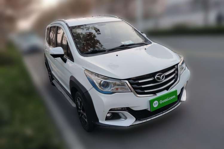Used FAW Yingzhi G5 2016 1.5L Manual Luxury Navigation Edition Front Right 45 Deg