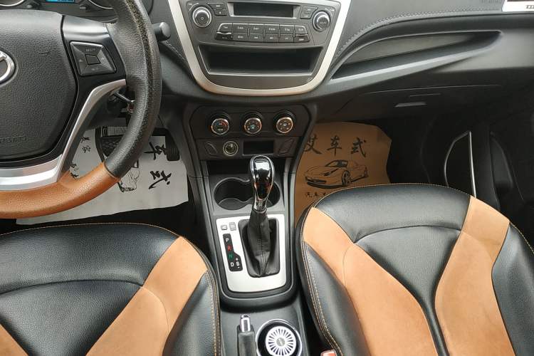 Used FAW Yingzhi G5 2016 1.5L CVT Elite Edition Gear Lever