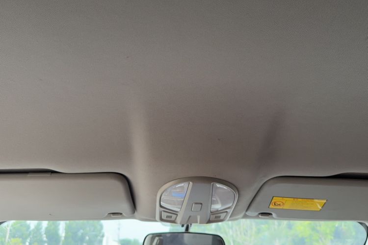 Used FAW Yingzhi G5 2016 1.5L CVT Luxury Navigation Edition Headliner