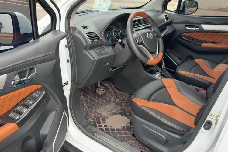 Used FAW Yingzhi G5 2016 1.5L CVT Luxury Navigation Edition Interior 1