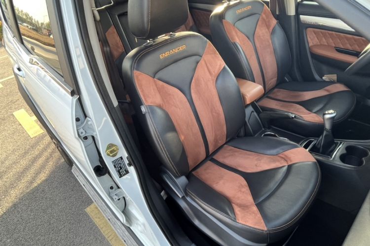 Used FAW Yingzhi G5 2016 1.5L Manual Luxury Navigation Edition Interior 10