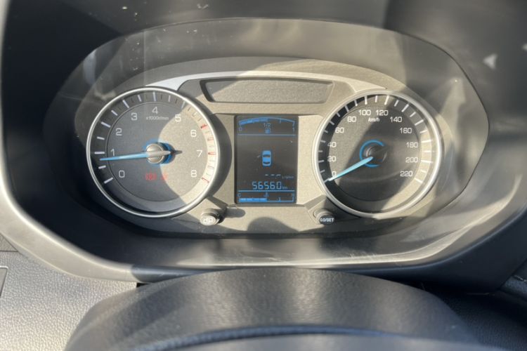 Used FAW Yingzhi G5 2016 1.5L Manual Luxury Navigation Edition Interior 12