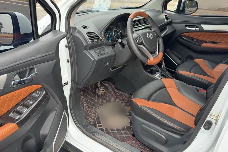 Used FAW Yingzhi G5 2016 1.5L CVT Luxury Navigation Edition Interior 3