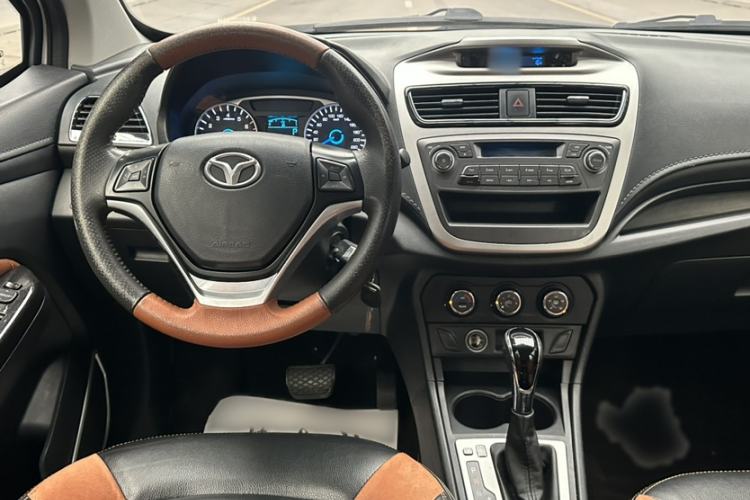 Used FAW Yingzhi G5 2016 1.5L CVT Elite Edition Interior 5