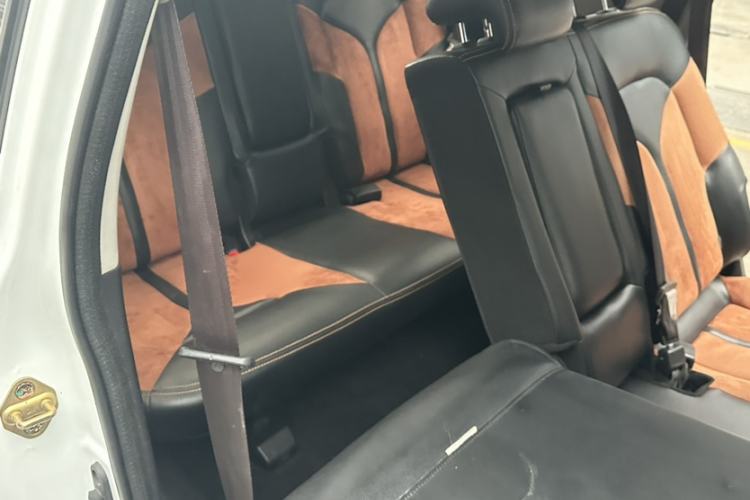 Used FAW Yingzhi G5 2016 1.5L CVT Elite Edition Interior 6