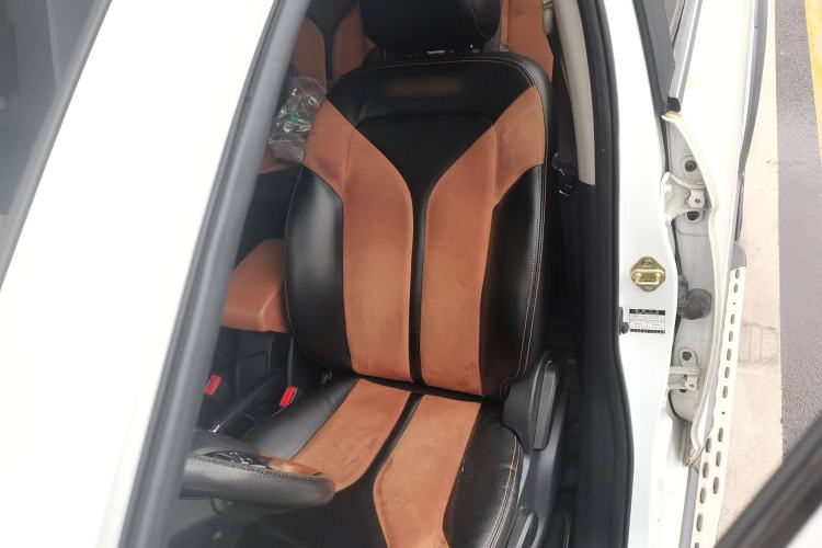 Used FAW Yingzhi G5 2016 1.5L CVT Elite Edition Left Front Seat
